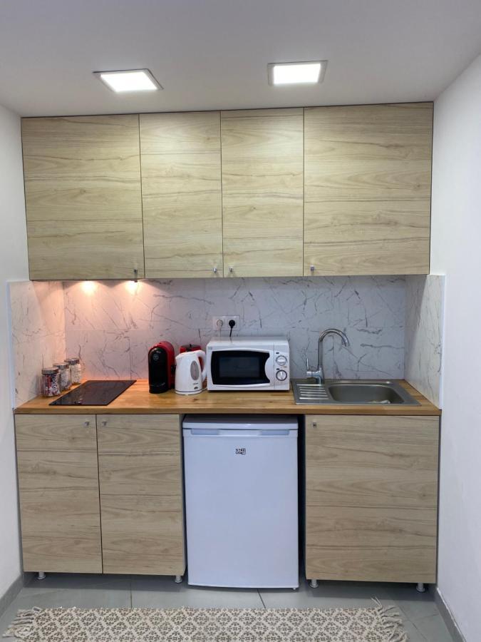 Garden Apartament Petrila Bagian luar foto