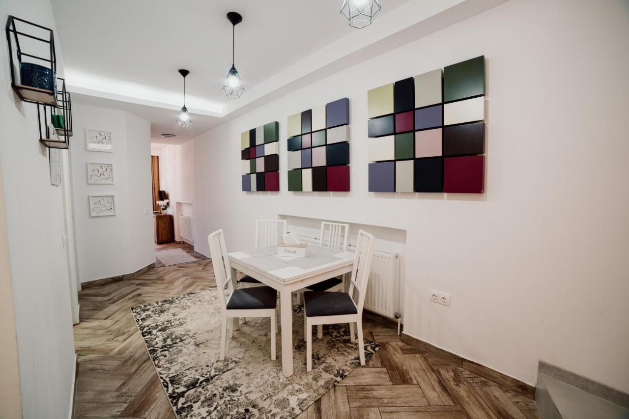 Garden Apartament Petrila Bagian luar foto