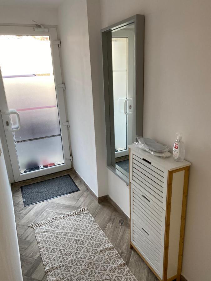 Garden Apartament Petrila Bagian luar foto